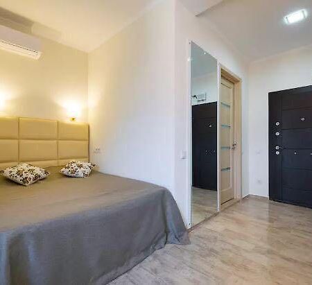 Yalcin Star Residence Diana'S Flat Батуми Экстерьер фото